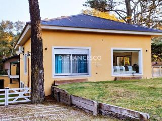 Foto 2 de Venta - Casa de 5 ambientes SOBRE UNA PLANTA en Pinamar - Ninfas 910