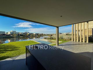 Foto 11 de Casa en venta al lago central con 4 habitaciones en suite en Virazon, Nordelta