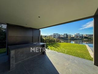 Foto 12 de Casa en venta al lago central con 4 habitaciones en suite en Virazon, Nordelta