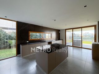 Foto 10 de Casa en venta al lago central con 4 habitaciones en suite en Virazon, Nordelta