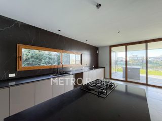 Foto 8 de Casa en venta al lago central con 4 habitaciones en suite en Virazon, Nordelta