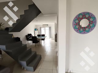 Foto 14 de En venta, dúplex de 2 dormitorios, B° Altos de Alberdi, Plottier.