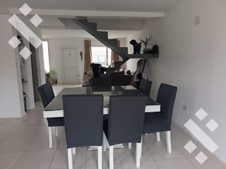Foto 1 de En venta, dúplex de 2 dormitorios, B° Altos de Alberdi, Plottier.