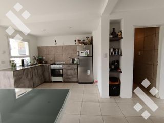 Foto 12 de En venta, dúplex de 2 dormitorios, B° Altos de Alberdi, Plottier.