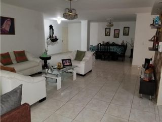 Foto 5 de Vendo  Apartamento  140 mts  Cerro Nutibara