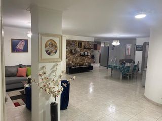 Foto 9 de Vendo  Apartamento  140 mts  Cerro Nutibara