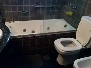Foto 13 de Casa en venta - 4 dormitorios 2 baños - Cocheras - 255mts2 - Gonnet, La Plata