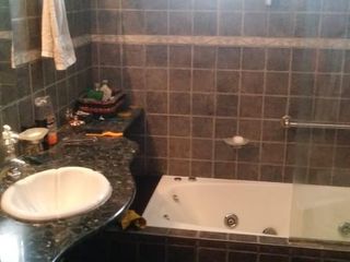 Foto 22 de Casa en venta - 4 dormitorios 2 baños - Cocheras - 255mts2 - Gonnet, La Plata