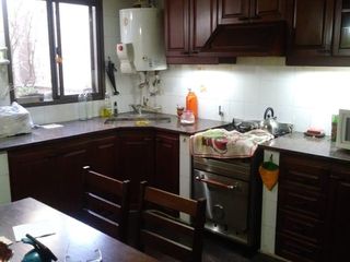 Foto 4 de Casa en venta - 4 dormitorios 2 baños - Cocheras - 255mts2 - Gonnet, La Plata