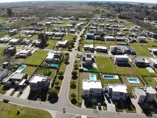 Foto 2 de Hermoso lote Perimetral en Pilar del Este - Santa Elisa