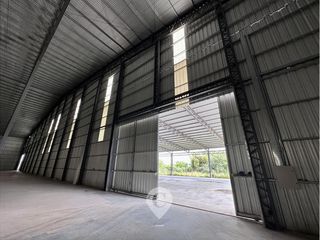 Foto 10 de Nave Industrial en Alquiler de 5150 m2. Zona Industrial de Zárate