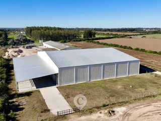 Foto 1 de 4 Naves Industriales en Alquiler de 1290 m2 c/u. Zona Industrial de Zárate