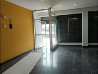 Foto 1 de La Pradera, Local Comercial en Renta, 140m2, 4 Ambientes.