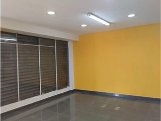 Foto 6 de La Pradera, Local Comercial en Renta, 140m2, 4 Ambientes.