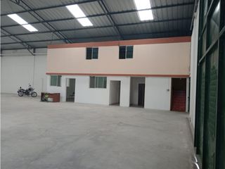 Calderón, Galpón Renta, 1200m2,  2 Ambientes, 4 Baños