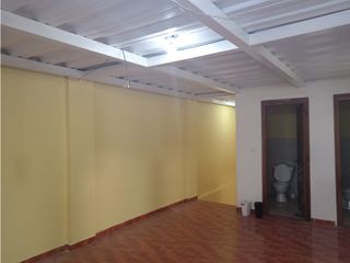 Calderón, Galpón Renta, 1200m2,  2 Ambientes, 4 Baños