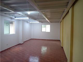 Calderón, Galpón Renta, 1200m2,  2 Ambientes, 4 Baños