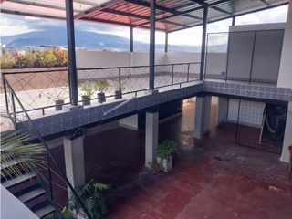 Foto 2 de Puembo, Local Comercial en Renta, 275m2, 2 Ambientes