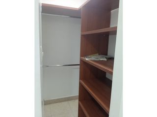 Foto 7 de Se renta comodo Apto en el Parque de Cuba Piso 3.