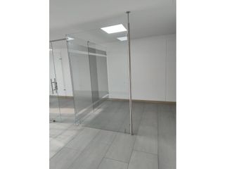 Foto 4 de VENTA OFICINA EN EXCLUSIVO CENTRO DE NEGOCIOS ALPES PEREIRA