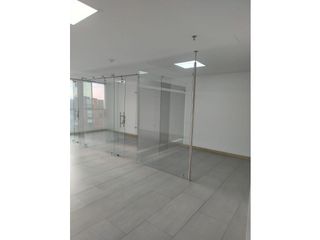 Foto 2 de VENTA OFICINA EN EXCLUSIVO CENTRO DE NEGOCIOS ALPES PEREIRA