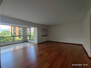 En venta amplio apartamento en la tomatera, Poblado