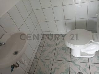 Foto 11 de Rento oficina 130m2  Av. Teniente Hugo Ortiz