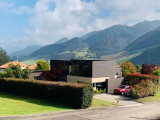 Foto 1 de VENDO CASA LA CALERA DISEÑO ÚNICO
