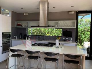 Foto 9 de VENDO CASA LA CALERA DISEÑO ÚNICO