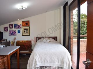 Foto 9 de En Venta Casa En Cerros De Niza