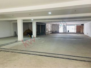 Foto 1 de Espacioso Local Comercial en Venta en el Norte de Bogotá