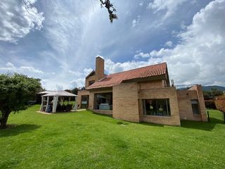 Foto 1 de Venta - Hermosa Casa Campestre Con Vista Panorámica En Macadamia, La Calera