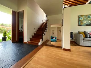 Foto 2 de Venta - Hermosa Casa Campestre Con Vista Panorámica En Macadamia, La Calera