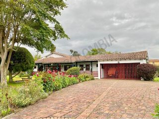 Casa Campestre Con Vista A Las Montañas En Chia