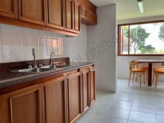Foto 3 de Venta Amplio apartamento en conjunto cerrado en Colina Campestre - Bogotá