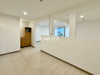 Foto 9 de Venta - Oficina Con Excelentes Acabados Y Vista Exterior En Sabana Park
