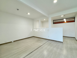 Foto 7 de Venta - Oficina Con Excelentes Acabados Y Vista Exterior En Sabana Park