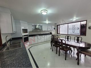Foto 2 de Espectacular casa en Santa Bárbara Alta