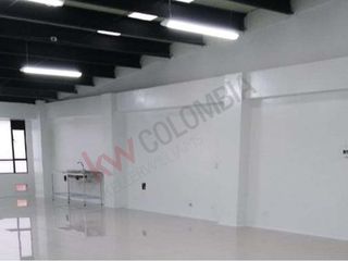 Foto 14 de Vendo Edificación en Prado Veraniego, 2 Niveles, 420m2, uso comercial