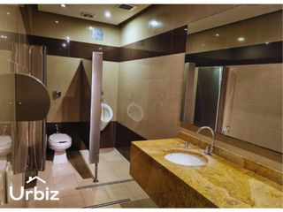 Foto 10 de Arriendo de local de 585m en Unicentro Bogota