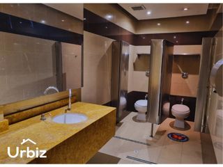 Foto 11 de Arriendo de local de 585m en Unicentro Bogota