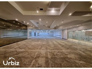 Foto 2 de Arriendo de local de 585m en Unicentro Bogota