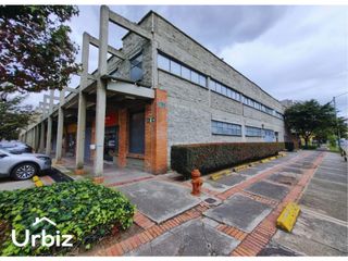 Foto 1 de Arriendo de Bodega de 151m de 2 plantas con Oficina en Calle 80