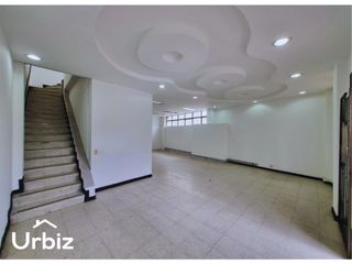 Foto 3 de Arriendo de Bodega de 151m de 2 plantas con Oficina en Calle 80