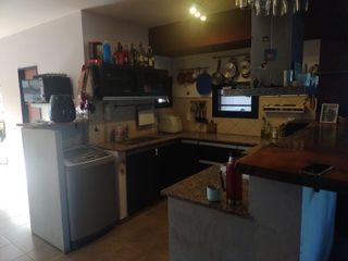 Foto 9 de Casa en venta - 3 Dormitorios 3 Baños - Cochera - 345Mts2 - La Plata