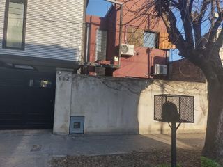 Foto 2 de Casa en venta - 3 Dormitorios 3 Baños - Cochera - 345Mts2 - La Plata