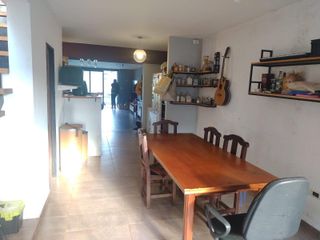 Foto 12 de Casa en venta - 3 Dormitorios 3 Baños - Cochera - 345Mts2 - La Plata