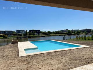 Foto 5 de Amplia casa en venta con salida a la laguna - El Cantón
