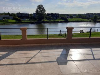 Foto 4 de Amplia casa en venta con salida a la laguna - El Cantón