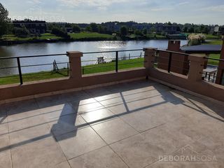 Foto 3 de Amplia casa en venta con salida a la laguna - El Cantón